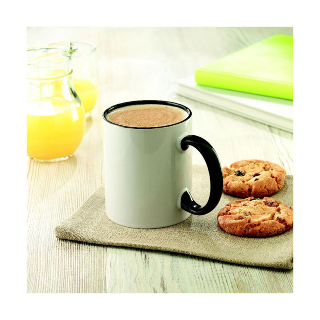 Kolorowy kubek przystosowany d SUBLIMCOLY