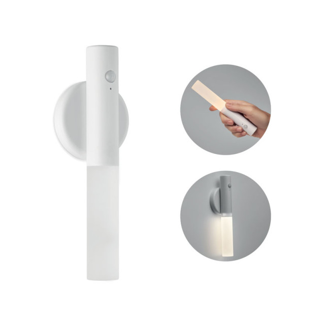 Ładowalna lampka z czujnikiem SENLUZ
