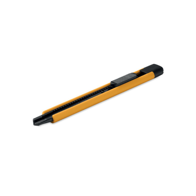 Mały chowany nóż BLADE