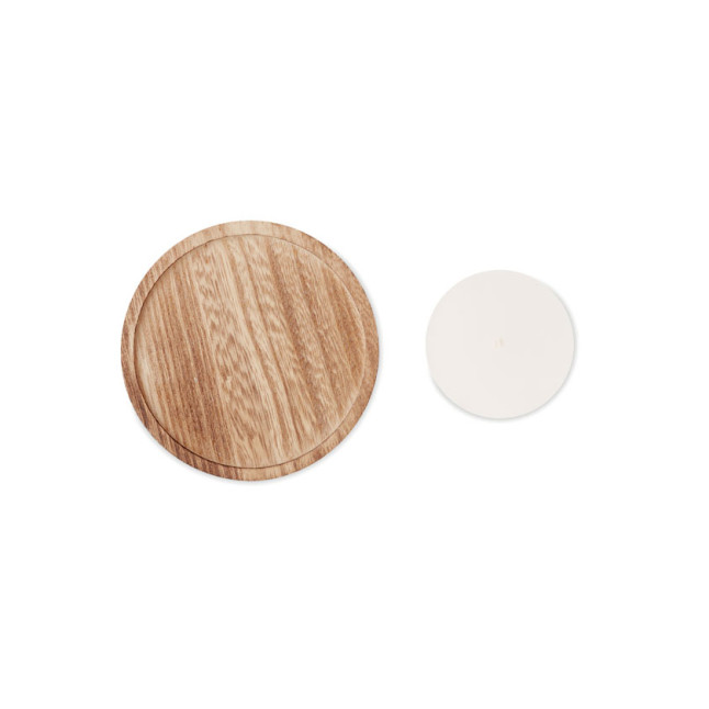 Świeca na drewnianej podstawce PENTAS